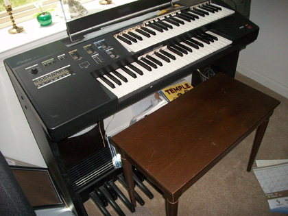 Yamaha ME10 electric organ