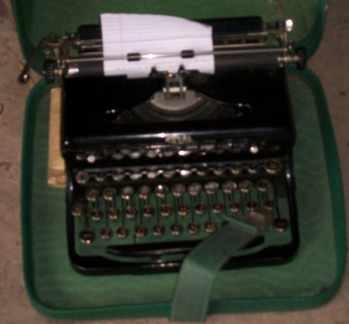 1935 Royal Standard Portable Typewriter